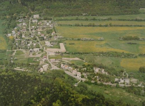 Letecký pohled na&nbsp;obec Blahuňov